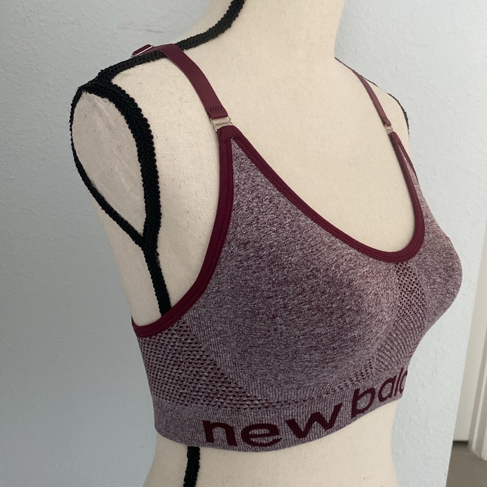 New Balance Woman’s Sports Bra - Picture 2 of 6